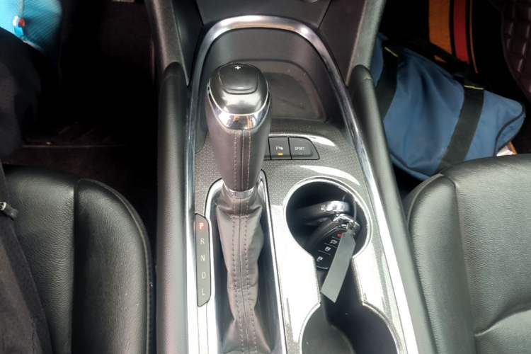 Used Chevrolet Malibu XL 2019 535T CVT Active Version Gear Lever