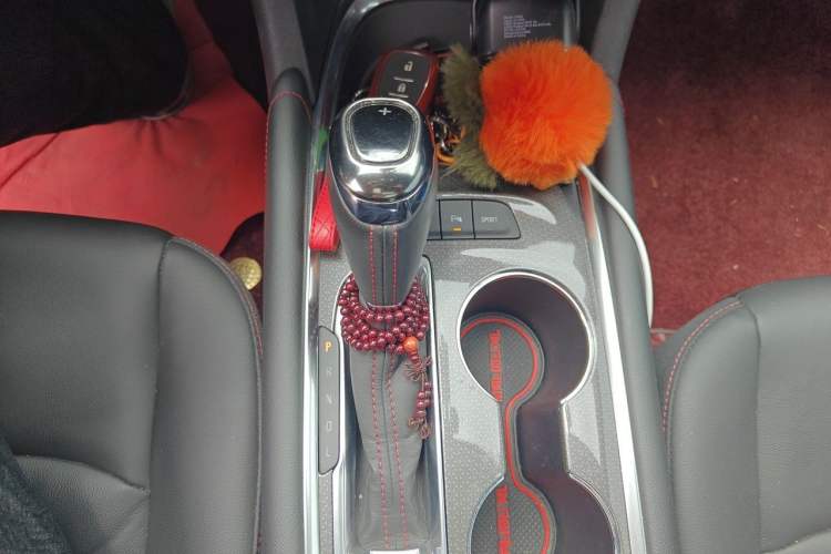 Used Chevrolet Malibu XL 2019 Redline 550T Automatic Sport Edition Gear Lever