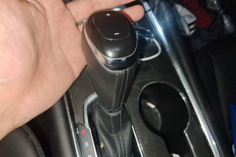 Used Chevrolet Malibu XL 2019 535T CVT Active Version Gear Lever