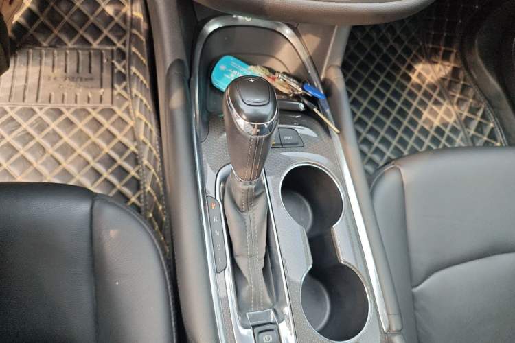 Used Chevrolet Malibu XL 2019 535T CVT Active Version Gear Lever