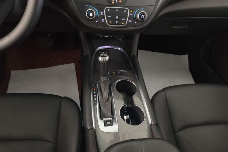 Used Chevrolet Malibu XL 2019 535T CVT RuiLian Edition Gear Lever