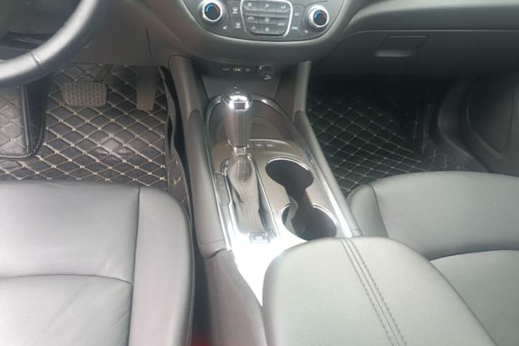 Used Chevrolet Malibu XL 2019 535T CVT Active Version Gear Lever