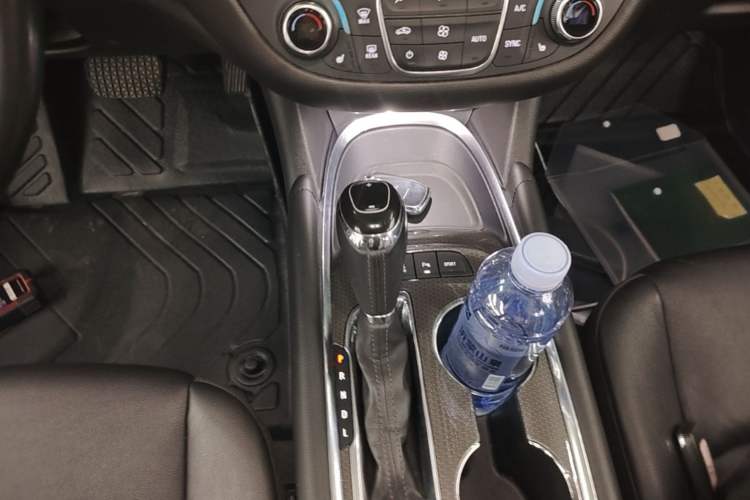 Used Chevrolet Malibu XL 2019 535T CVT Active Version Gear Lever