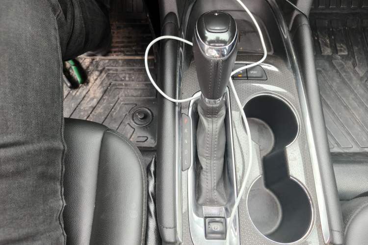 Used Chevrolet Malibu XL 2019 535T CVT Active Version Gear Lever