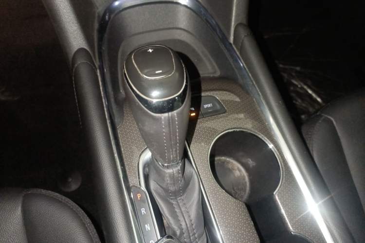 Used Chevrolet Malibu XL 2019 535T CVT RuiLian Edition Gear Lever