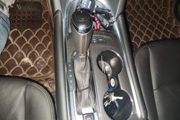 Used Chevrolet Malibu XL 2019 Redline 550T Automatic Sport Edition Gear Lever