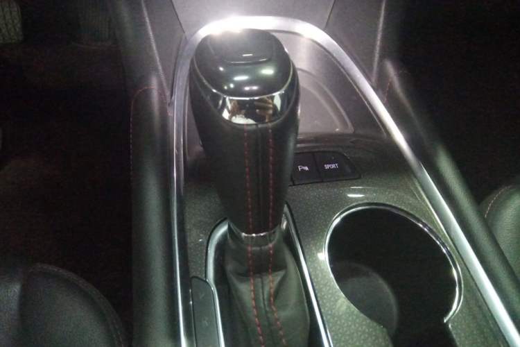 Used Chevrolet Malibu XL 2019 Redline 550T Automatic Sport Edition Gear Lever