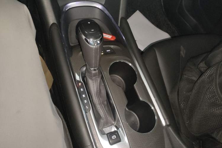 Used Chevrolet Malibu XL 2019 535T CVT Active Version Gear Lever