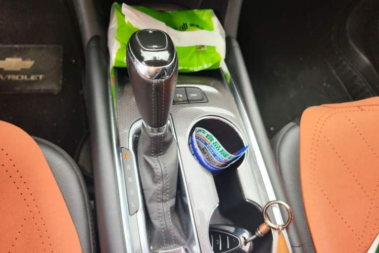 Used Chevrolet Malibu XL 2019 535T CVT Active Version Gear Lever