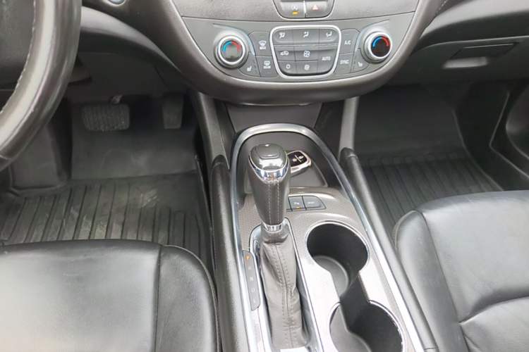 Used Chevrolet Malibu XL 2019 535T CVT Active Version Gear Lever