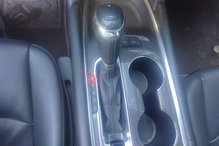 Used Chevrolet Malibu XL 2019 535T CVT Active Version Gear Lever