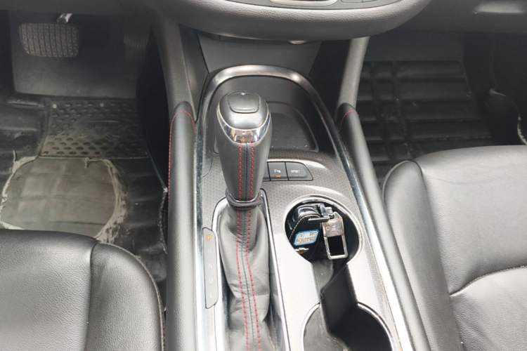 Used Chevrolet Malibu XL 2019 Redline 550T Automatic Sport Edition Gear Lever