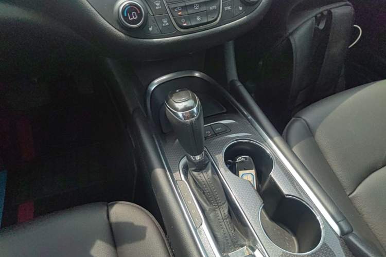 Used Chevrolet Malibu XL 2019 535T CVT Active Version Gear Lever