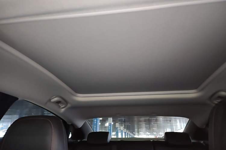 Used Chevrolet Malibu XL 2019 Redline 550T Automatic Smart Edition Headliner