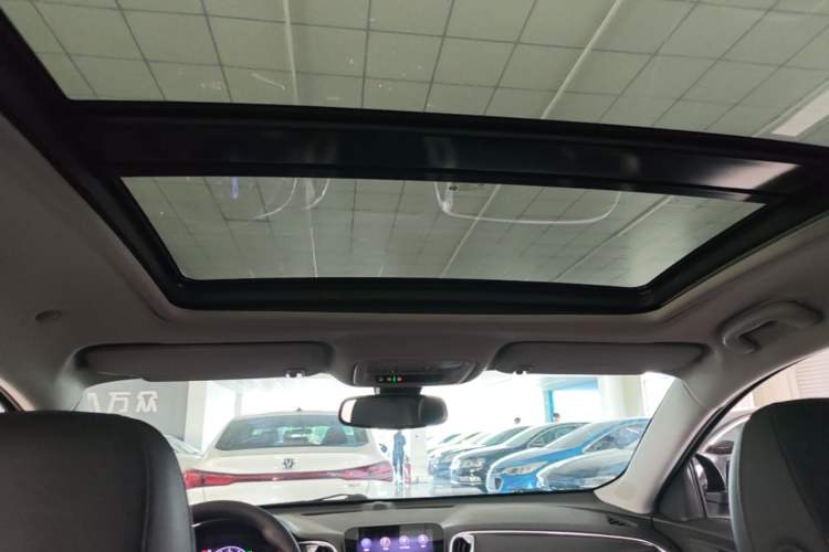 Used Chevrolet Malibu XL 2019 535T CVT RuiLian Edition Headliner