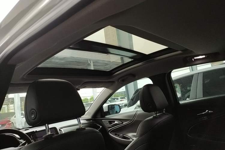 Used Chevrolet Malibu XL 2019 535T CVT Active Version Headliner
