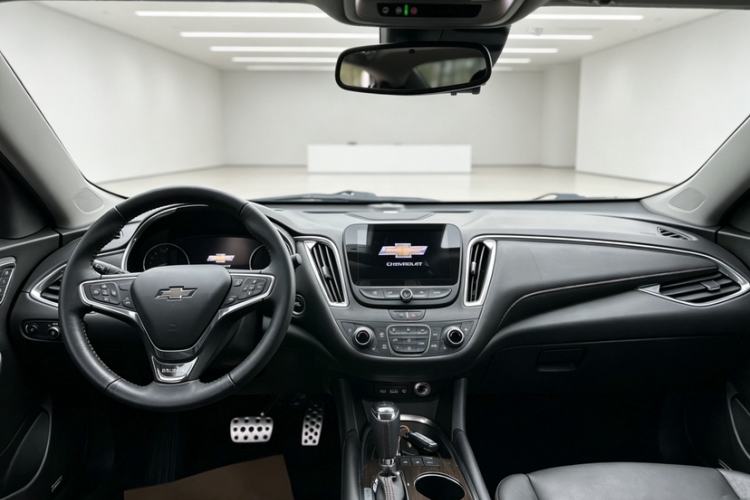 Used Chevrolet Malibu XL 2019 Redline 550T Automatic Smart Edition Interior 2
