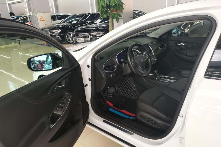 Used Chevrolet Malibu XL 2019 Redline 550T Automatic RuiLian Edition Interior 2