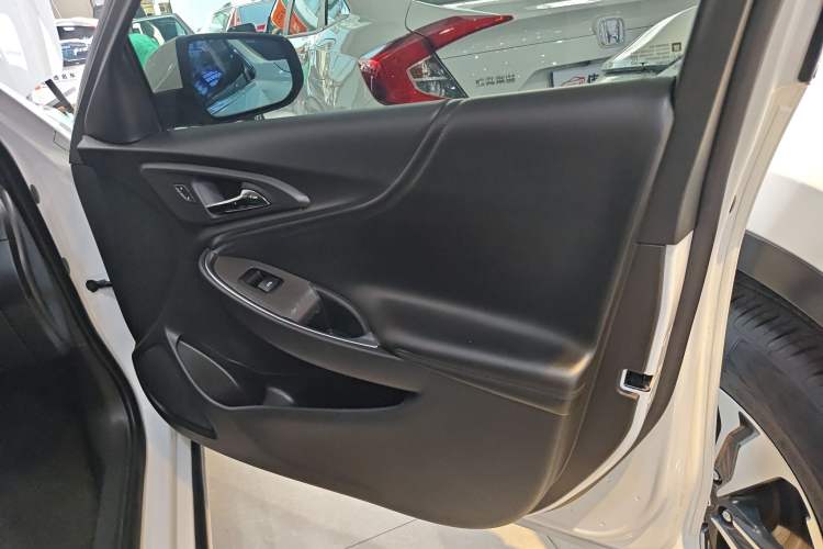 Used Chevrolet Malibu XL 2019 535T CVT Active Version Interior 5