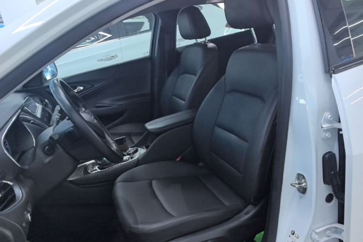 Used Chevrolet Malibu XL 2019 Redline 550T Automatic Sport Edition Left Front Seat