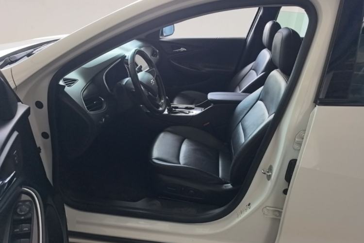 Used Chevrolet Malibu XL 2019 Redline 550T Automatic Sport Edition Left Front Seat