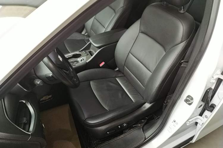 Used Chevrolet Malibu XL 2019 535T CVT Active Version Left Front Seat