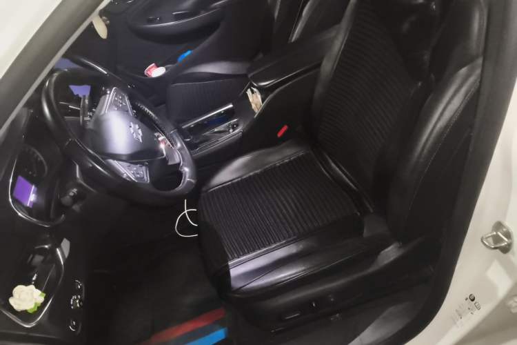 Used Chevrolet Malibu XL 2019 Redline 550T Automatic Sport Edition Left Front Seat