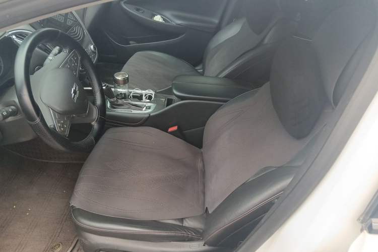 Used Chevrolet Malibu XL 2019 Redline 550T Automatic Sport Edition Left Front Seat