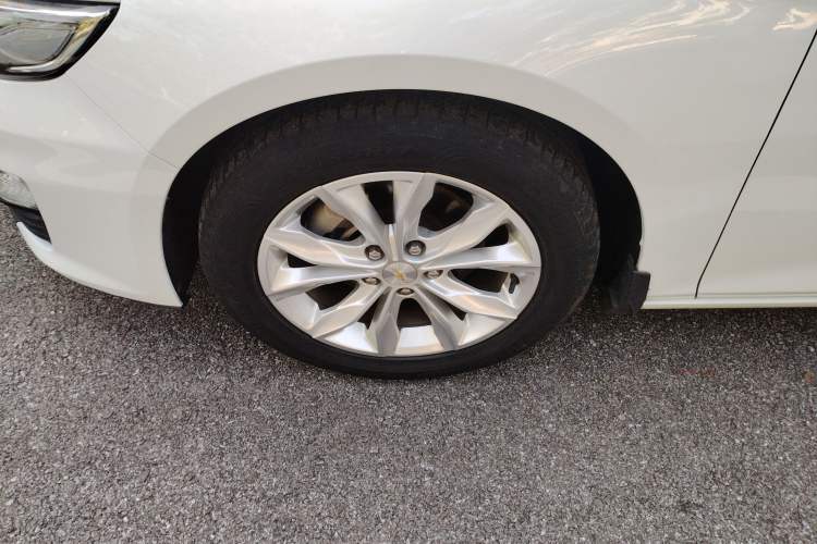 Used Chevrolet Malibu XL 2019 535T CVT Active Version Left Front Wheel Hub