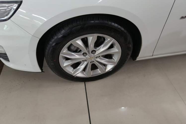 Used Chevrolet Malibu XL 2019 535T CVT Active Version Left Front Wheel Hub