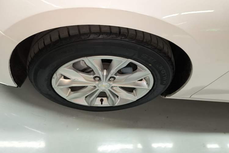 Used Chevrolet Malibu XL 2019 535T CVT Active Version Left Front Wheel Hub