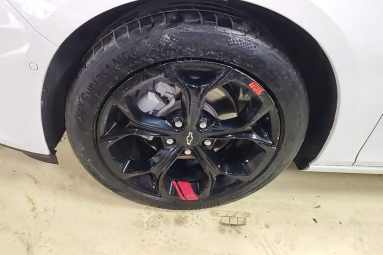 Used Chevrolet Malibu XL 2019 Redline 550T Automatic Smart Edition Left Front Wheel Hub
