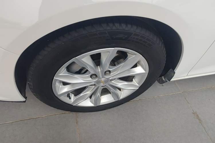 Used Chevrolet Malibu XL 2019 535T CVT Active Version Left Front Wheel Hub
