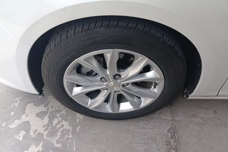 Used Chevrolet Malibu XL 2019 535T CVT Active Version Left Front Wheel Hub