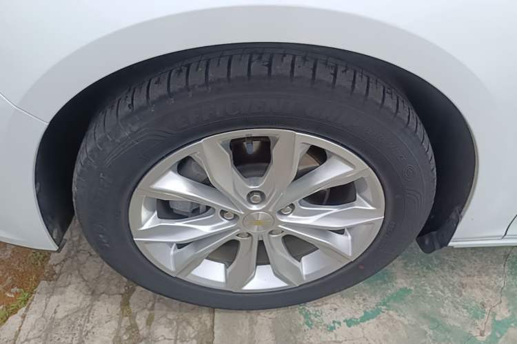 Used Chevrolet Malibu XL 2019 535T CVT Active Version Left Front Wheel Hub