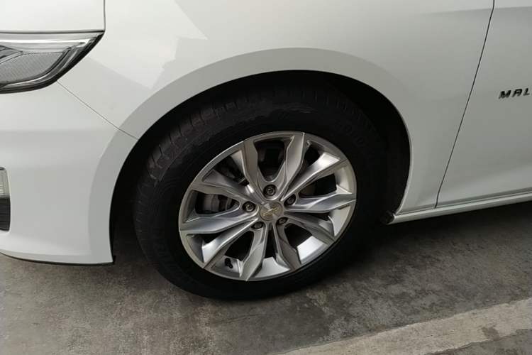 Used Chevrolet Malibu XL 2019 535T CVT Active Version Left Front Wheel Hub