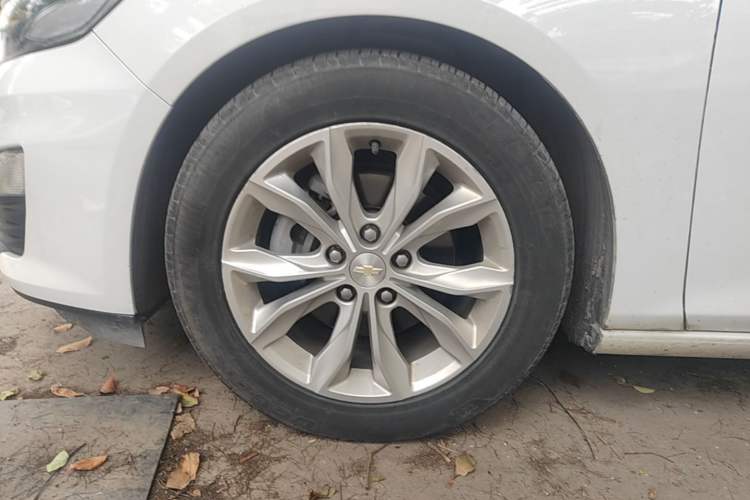 Used Chevrolet Malibu XL 2019 535T CVT Active Version Left Front Wheel Hub