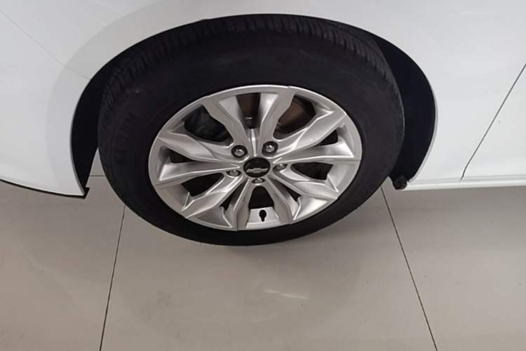 Used Chevrolet Malibu XL 2019 535T CVT Active Version Left Front Wheel Hub