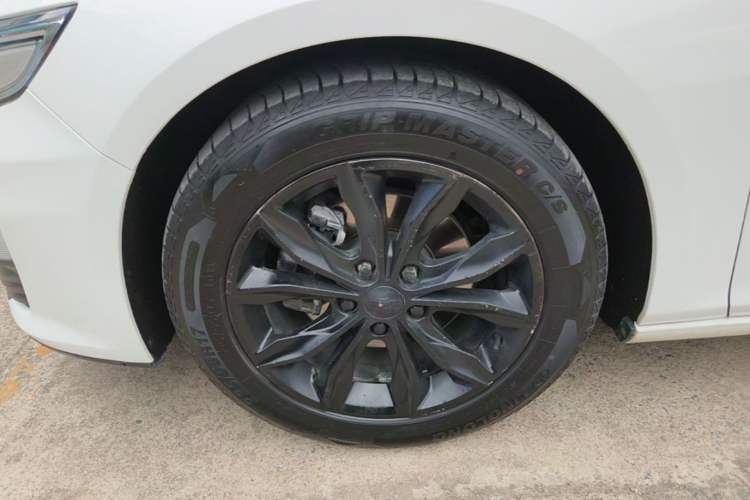 Used Chevrolet Malibu XL 2019 535T CVT Active Version Left Front Wheel Hub