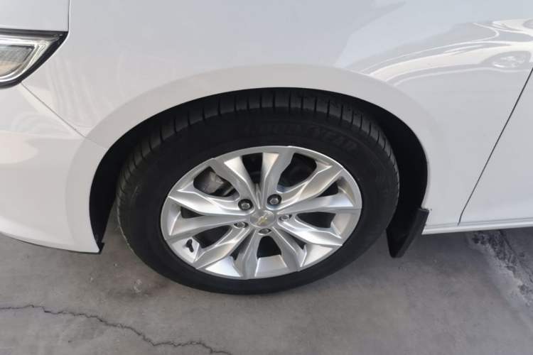 Used Chevrolet Malibu XL 2019 535T CVT Active Version Left Front Wheel Hub