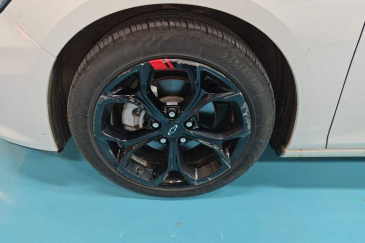 Used Chevrolet Malibu XL 2019 Redline 550T Automatic Sport Edition Left Front Wheel Hub