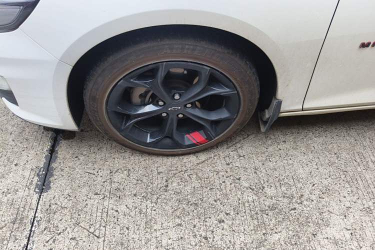 Used Chevrolet Malibu XL 2019 Redline 550T Automatic Sport Edition Left Front Wheel Hub