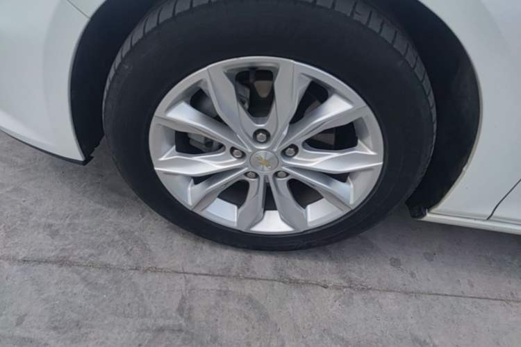 Used Chevrolet Malibu XL 2019 535T CVT Active Version Left Front Wheel Hub