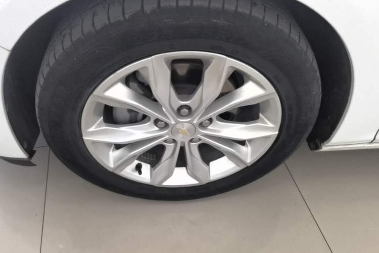 Used Chevrolet Malibu XL 2019 535T CVT Active Version Left Front Wheel Hub