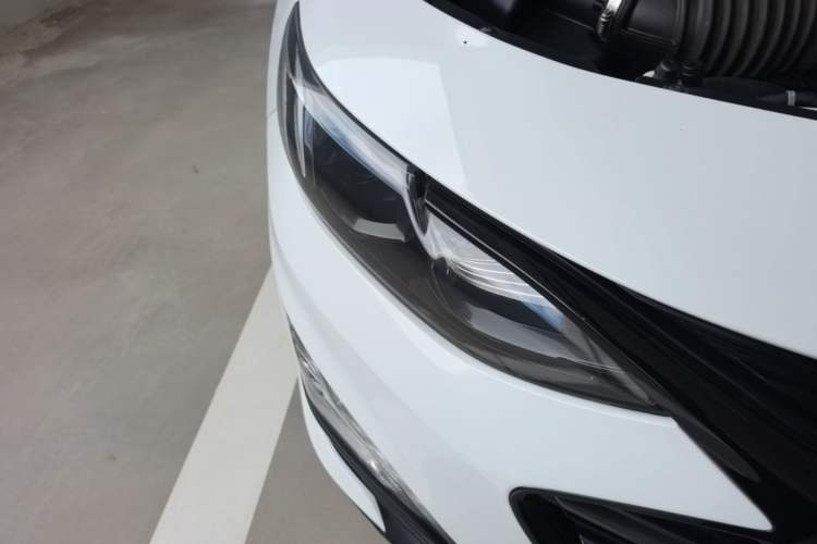 Used Chevrolet Malibu XL 2019 Redline 550T Automatic Sport Edition Right Front Headlight