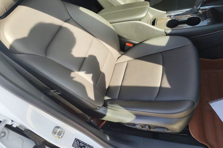 Used Chevrolet Malibu XL 2019 535T CVT Active Version Right Front Seat