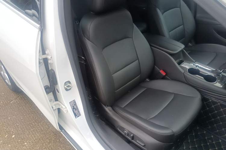 Used Chevrolet Malibu XL 2019 535T CVT Active Version Right Front Seat