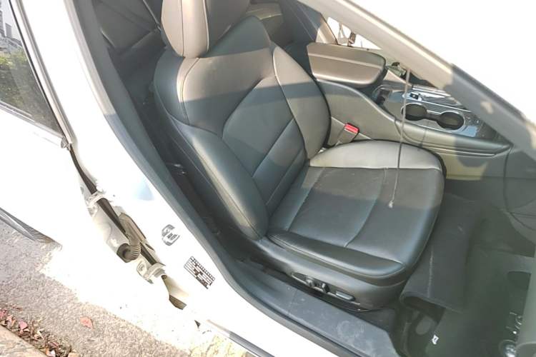 Used Chevrolet Malibu XL 2019 535T CVT Active Version Right Front Seat