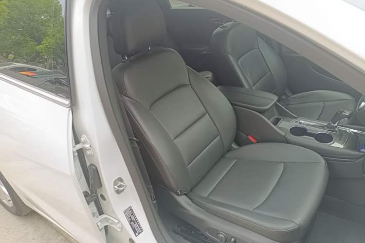 Used Chevrolet Malibu XL 2019 535T CVT Active Version Right Front Seat
