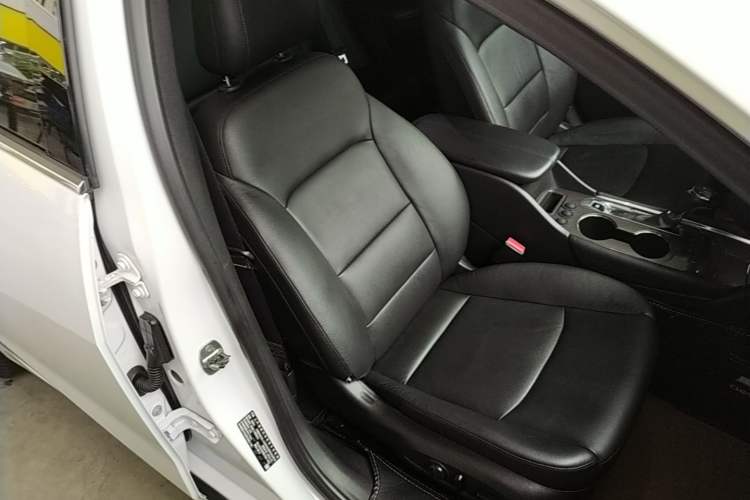 Used Chevrolet Malibu XL 2019 535T CVT Active Version Right Front Seat